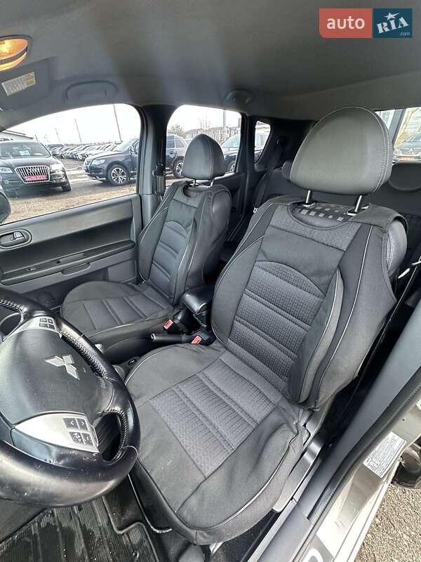 Хетчбек Mitsubishi Colt 2009 в Білогородці