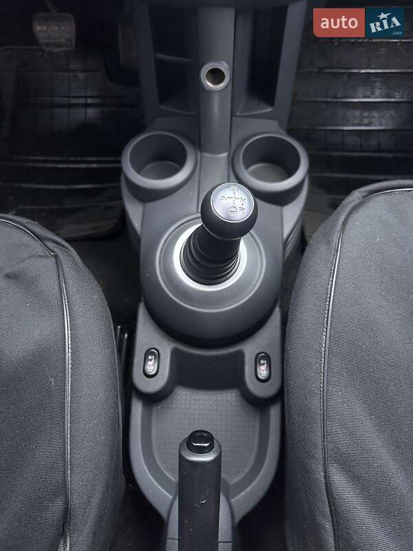 Хетчбек Mitsubishi Colt 2009 в Білогородці