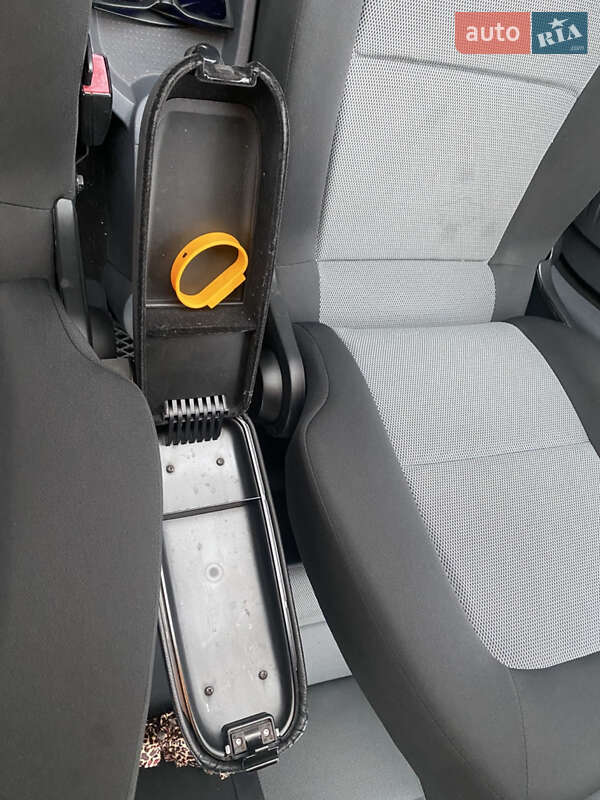 Хетчбек Mitsubishi Colt 2009 в Чернівцях