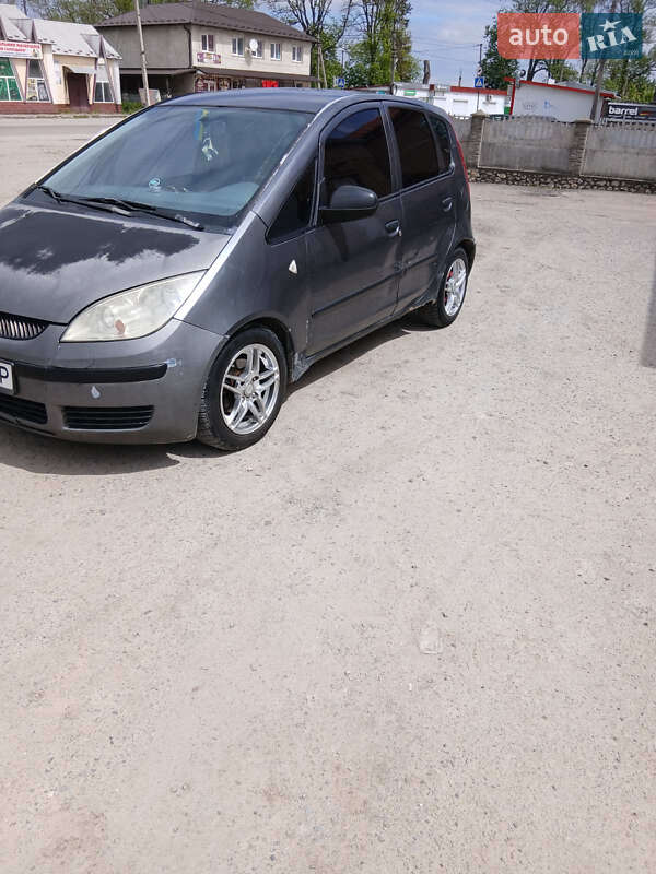 Mitsubishi Colt 2004