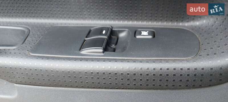 Хэтчбек Mitsubishi Colt 2008 в Черкассах фото 13 Хэтчбек Mitsubishi Colt 2008 в Черкассах