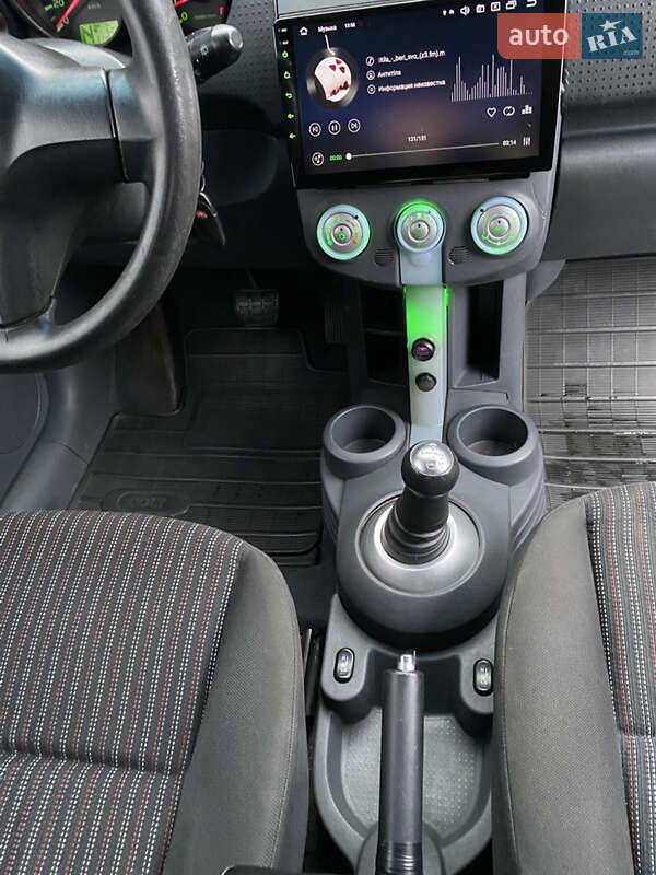 Хэтчбек Mitsubishi Colt 2005 в Первомайске