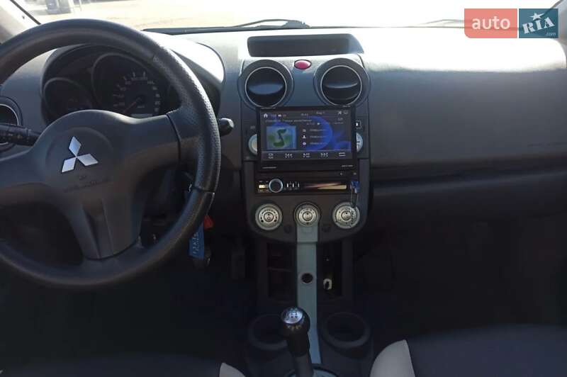 Хетчбек Mitsubishi Colt 2005 в Старокостянтинові