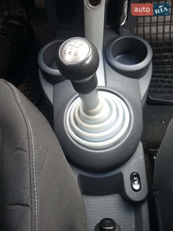 Хэтчбек Mitsubishi Colt 2008 в Луцке фото 4 Хэтчбек Mitsubishi Colt 2008 в Луцке