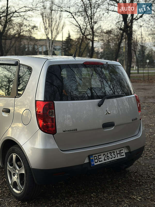 Хэтчбек Mitsubishi Colt 2009 в Буче фото 9 Хэтчбек Mitsubishi Colt 2009 в Буче