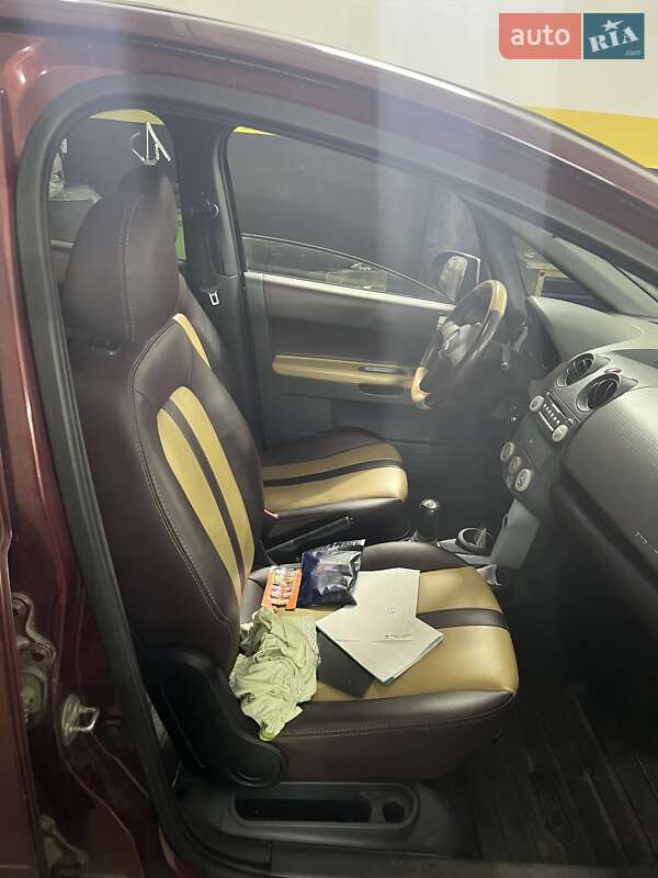 Хэтчбек Mitsubishi Colt 2005 в Ровно фото 4 Хэтчбек Mitsubishi Colt 2005 в Ровно