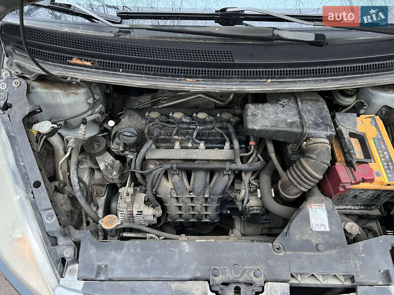 Хэтчбек Mitsubishi Colt 2006 в Черновцах