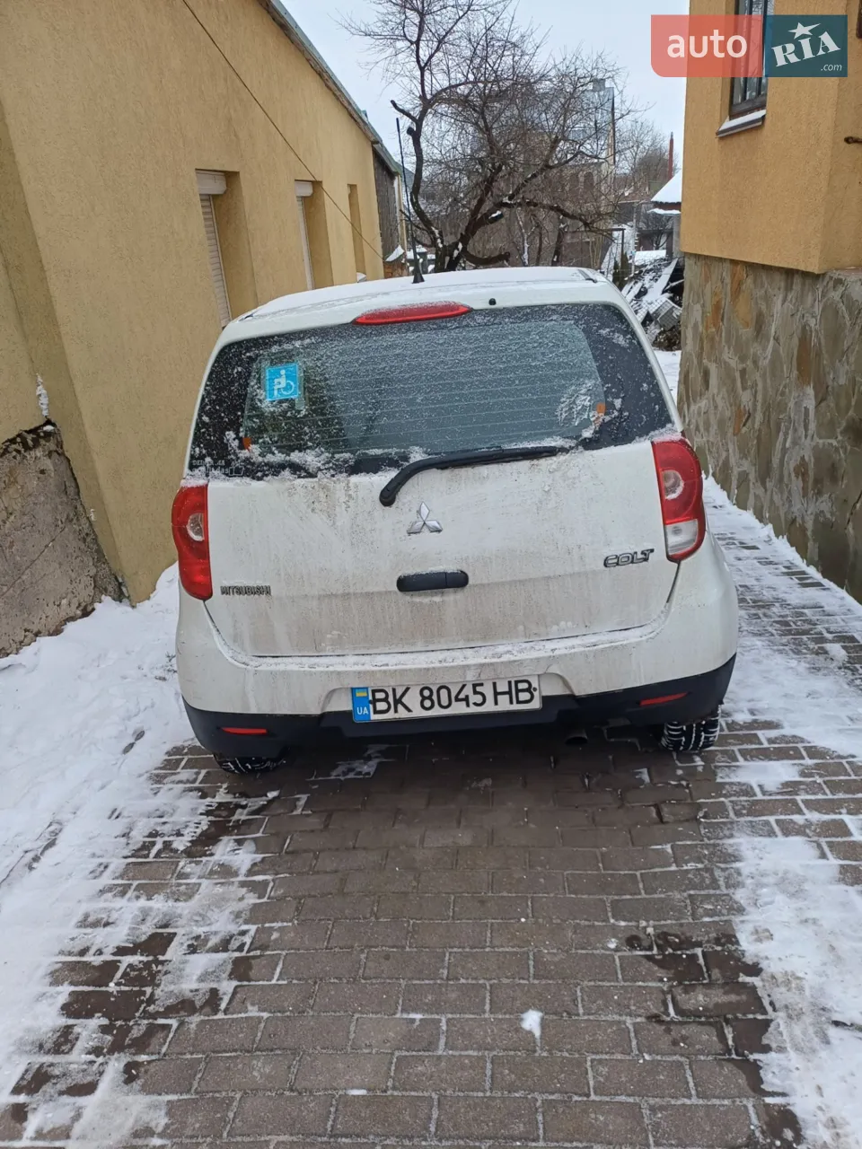 2010 Mitsubishi Colt - мініатюра 19