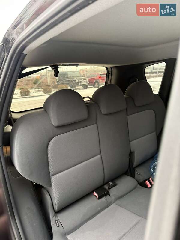 Хэтчбек Mitsubishi Colt 2004 в Хусте