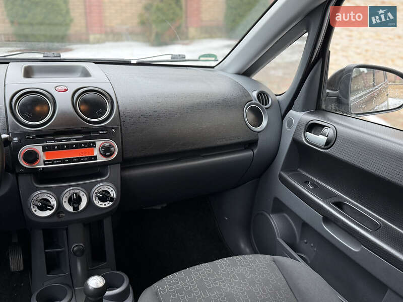 Хетчбек Mitsubishi Colt 2012 в Чернівцях