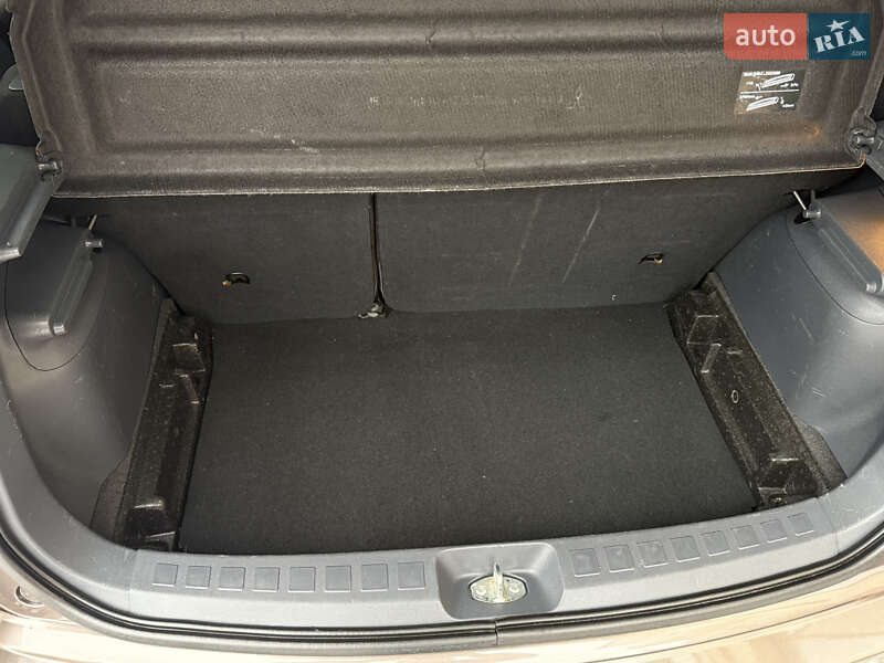 Хетчбек Mitsubishi Colt 2012 в Чернівцях