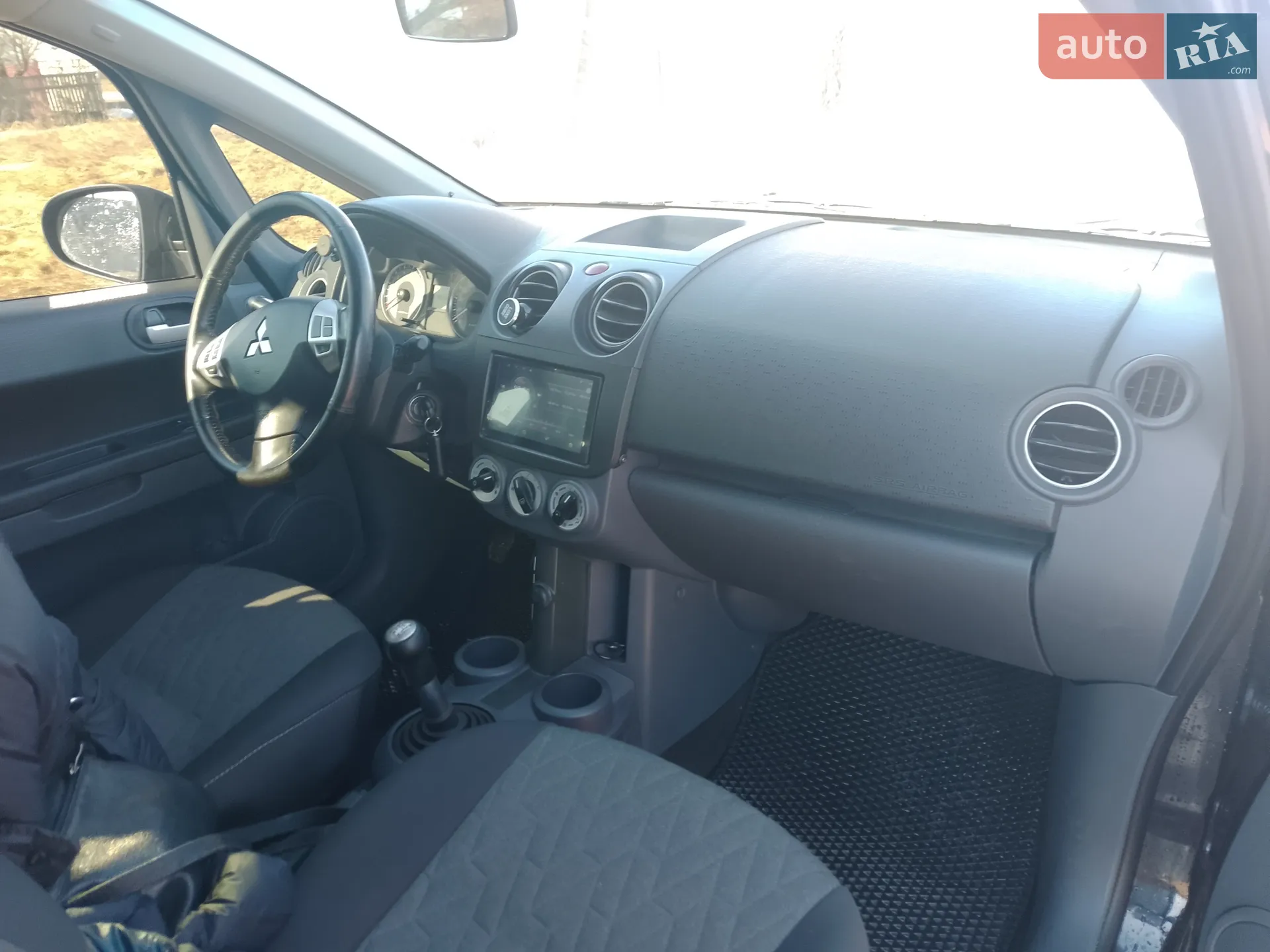 2011 Mitsubishi Colt - мініатюра 5