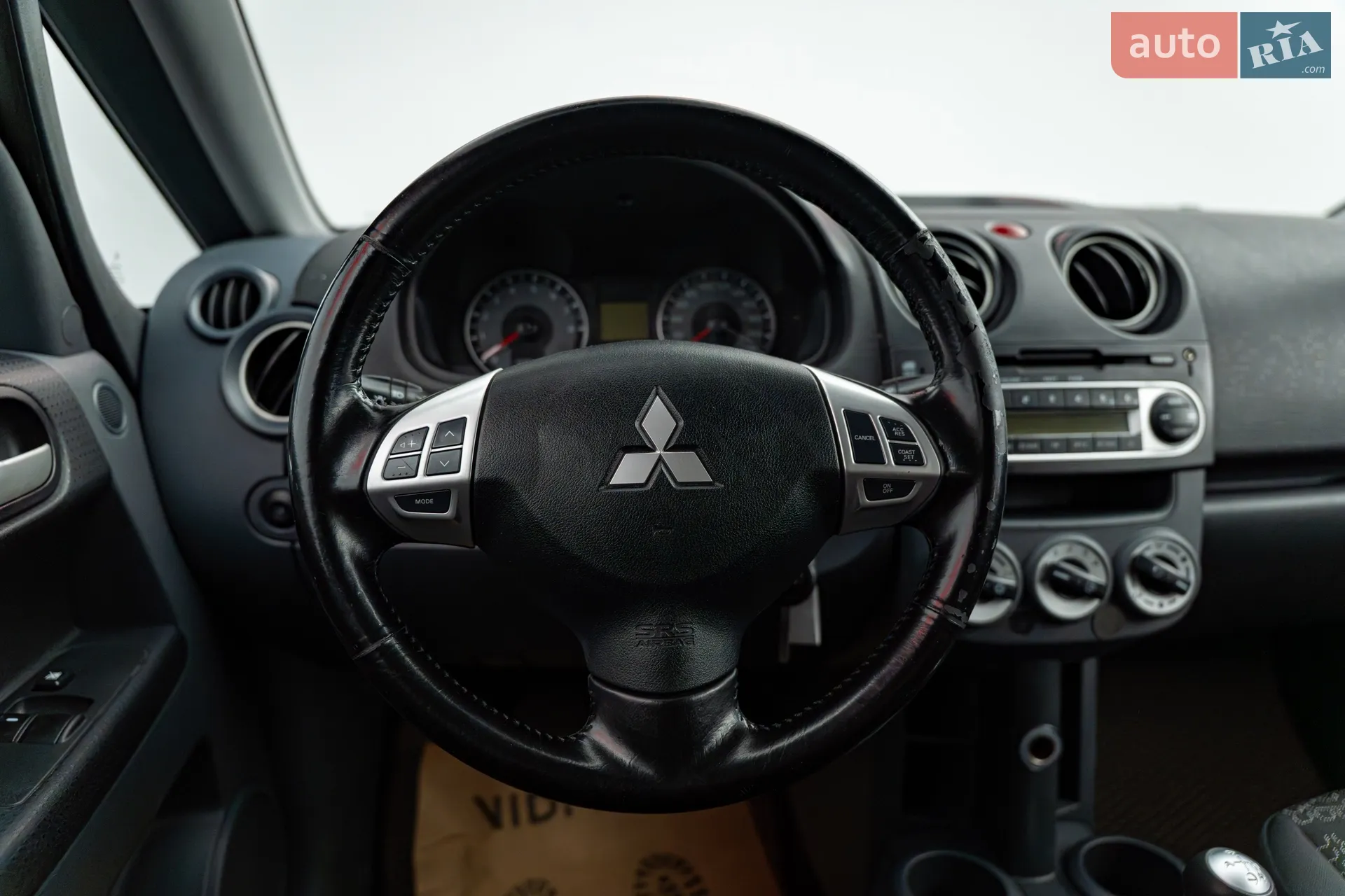 2011 Mitsubishi Colt - мініатюра 11
