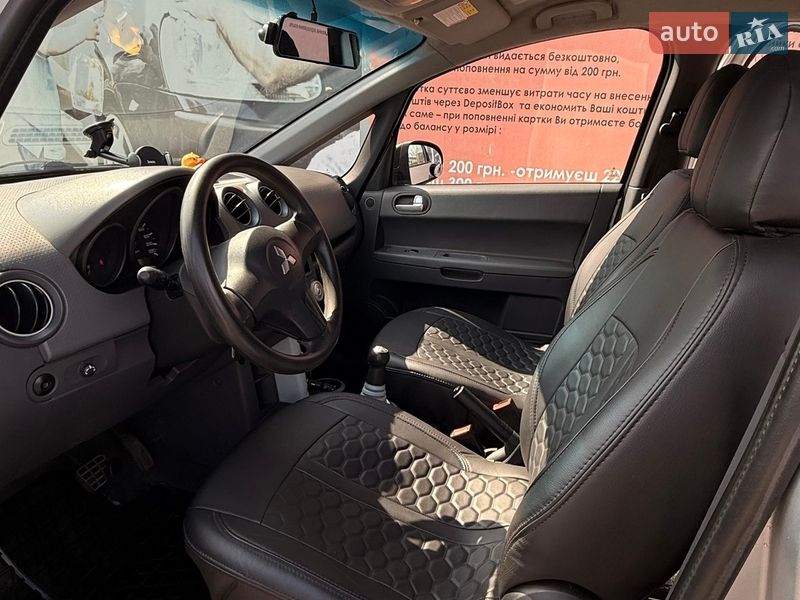 Хэтчбек Mitsubishi Colt 2007 в Киеве фото 11 Хэтчбек Mitsubishi Colt 2007 в Киеве