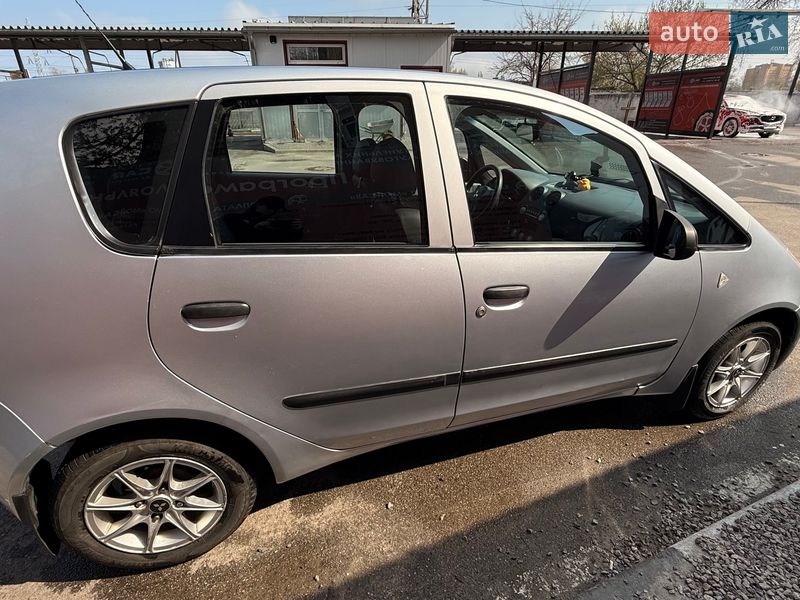 Хэтчбек Mitsubishi Colt 2007 в Киеве фото 6 Хэтчбек Mitsubishi Colt 2007 в Киеве