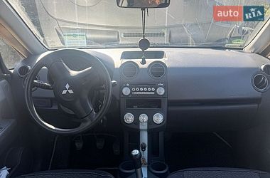 Хэтчбек Mitsubishi Colt 2005 в Святопетровское