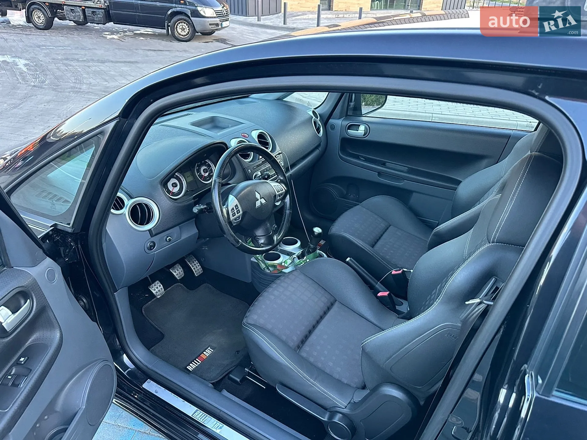 2012 Mitsubishi Colt - мініатюра 51