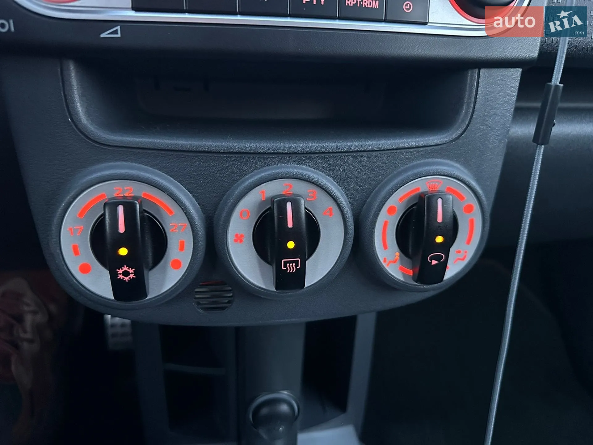 2012 Mitsubishi Colt - мініатюра 89