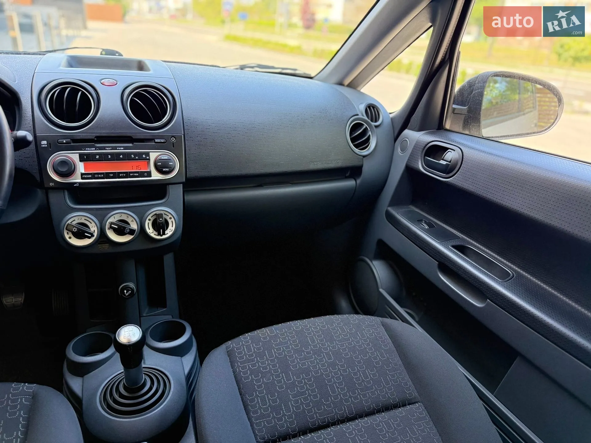2010 Mitsubishi Colt - мініатюра 15