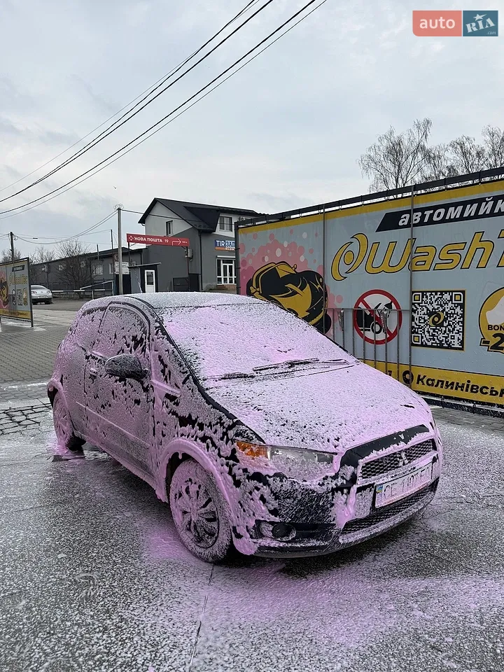 2010 Mitsubishi Colt - мініатюра 9