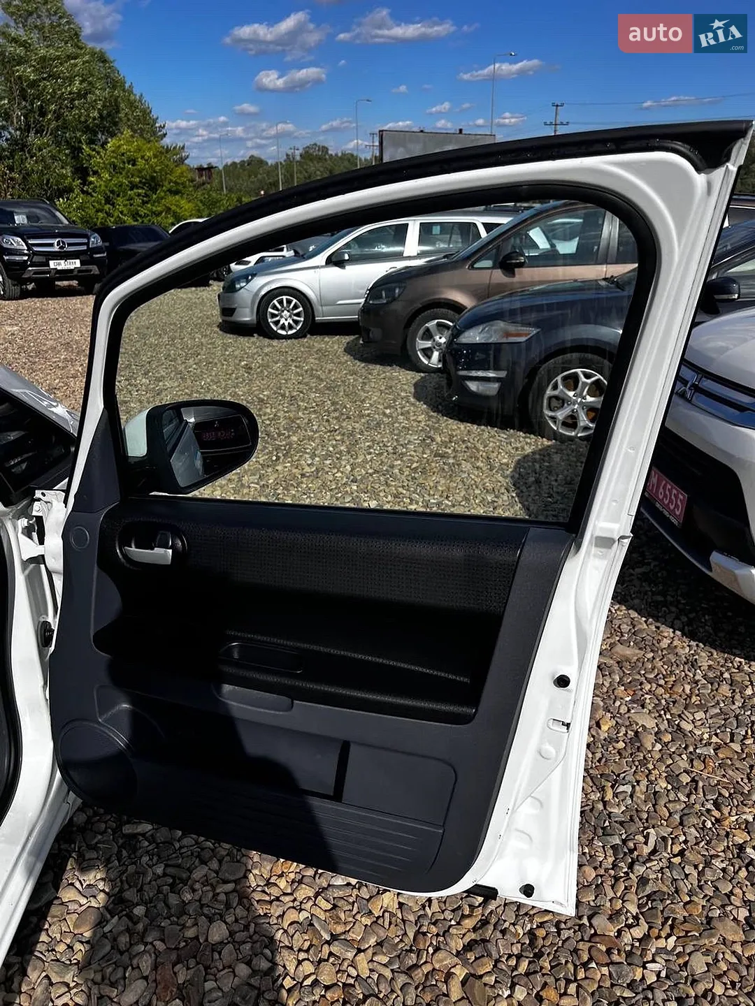 2012 Mitsubishi Colt - мініатюра 41
