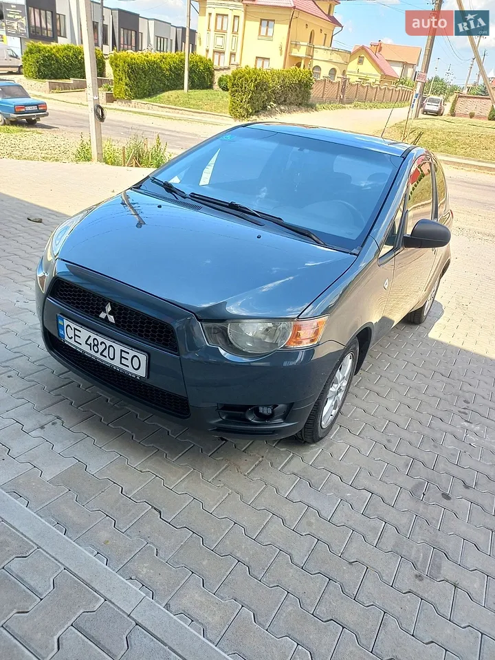 2010 Mitsubishi Colt - мініатюра 8