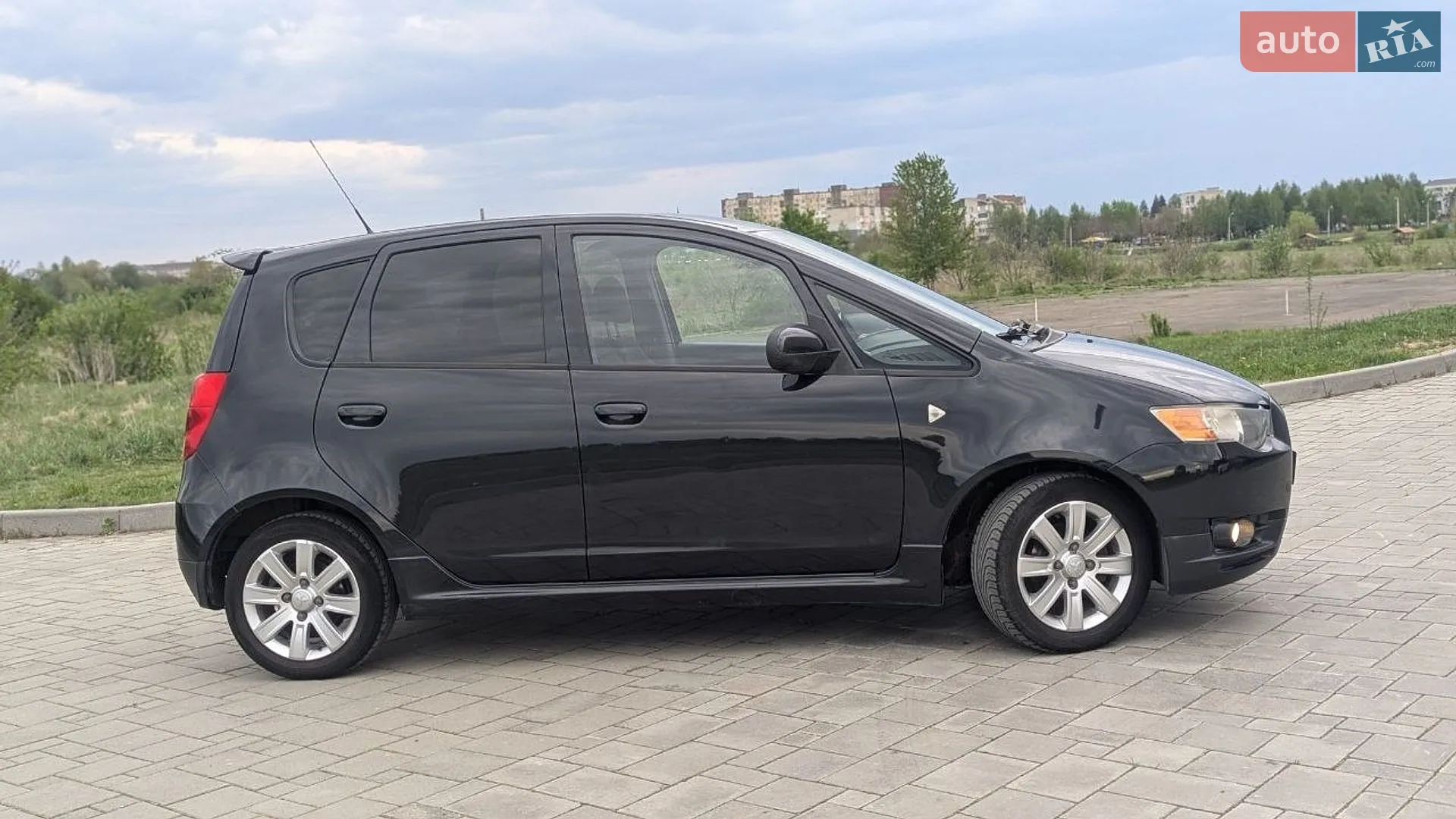 2010 Mitsubishi Colt - мініатюра 5