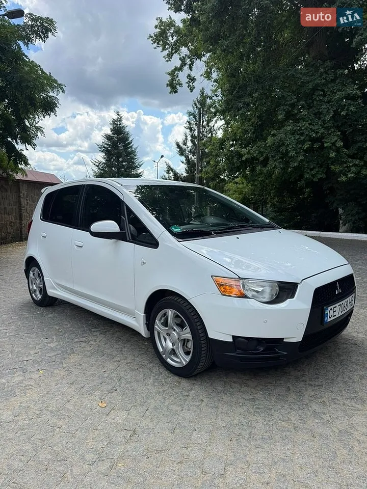 2010 Mitsubishi Colt - мініатюра 21