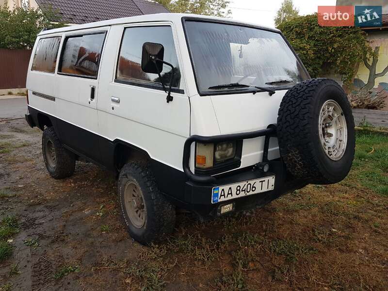 Mitsubishi Delica 1983