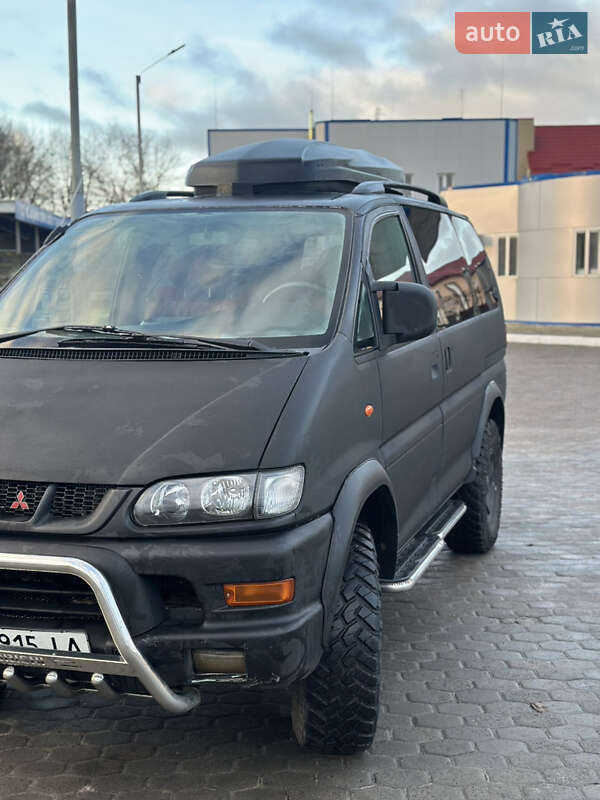 Минивэн Mitsubishi Delica 2001 в Ровно