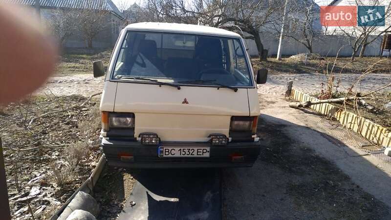 Минивэн Mitsubishi Delica 1986 в Светловодске