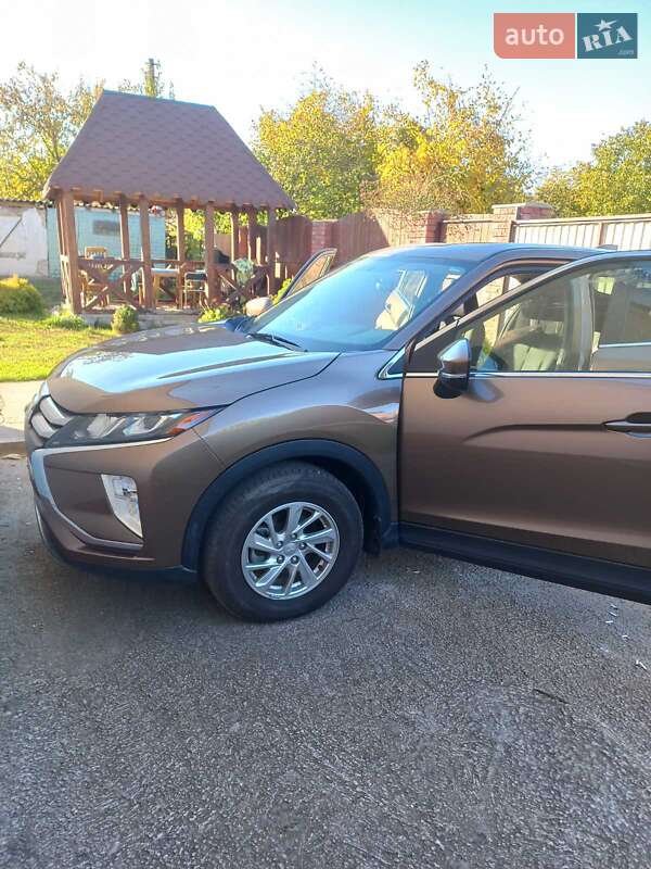 Внедорожник / Кроссовер Mitsubishi Eclipse Cross 2018 в 