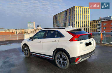 Позашляховик / Кросовер Mitsubishi Eclipse Cross 2018 в 