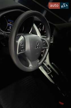 Внедорожник / Кроссовер Mitsubishi Eclipse Cross 2019 в 