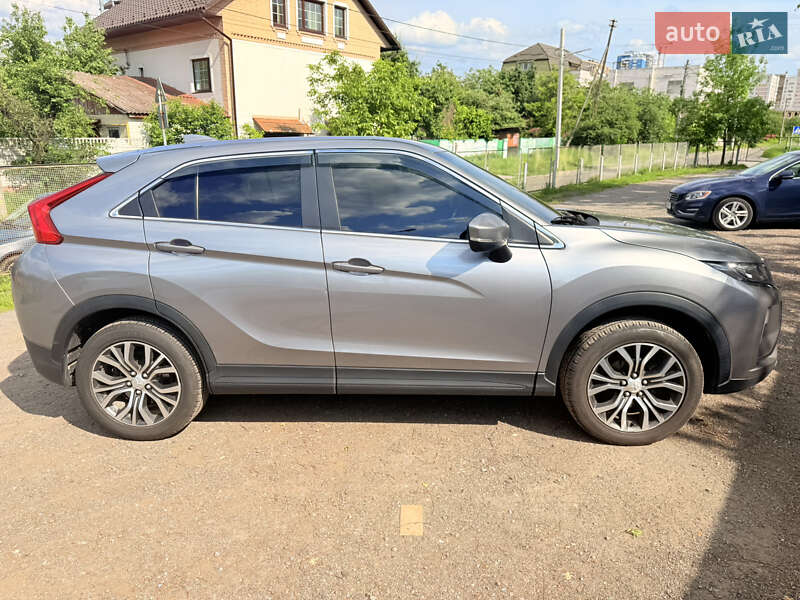 Позашляховик / Кросовер Mitsubishi Eclipse Cross 2018 в 