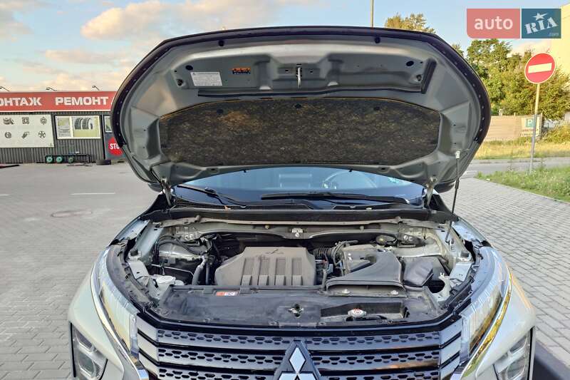 Внедорожник / Кроссовер Mitsubishi Eclipse Cross 2023 в Киеве