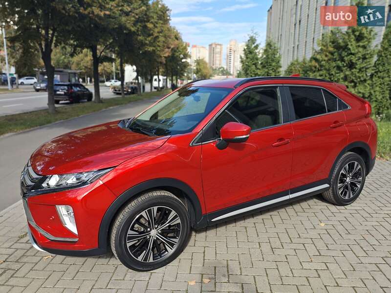 Позашляховик / Кросовер Mitsubishi Eclipse Cross 2018 в 