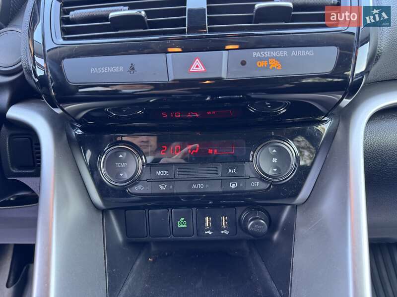 Позашляховик / Кросовер Mitsubishi Eclipse Cross 2022 в Дніпрі