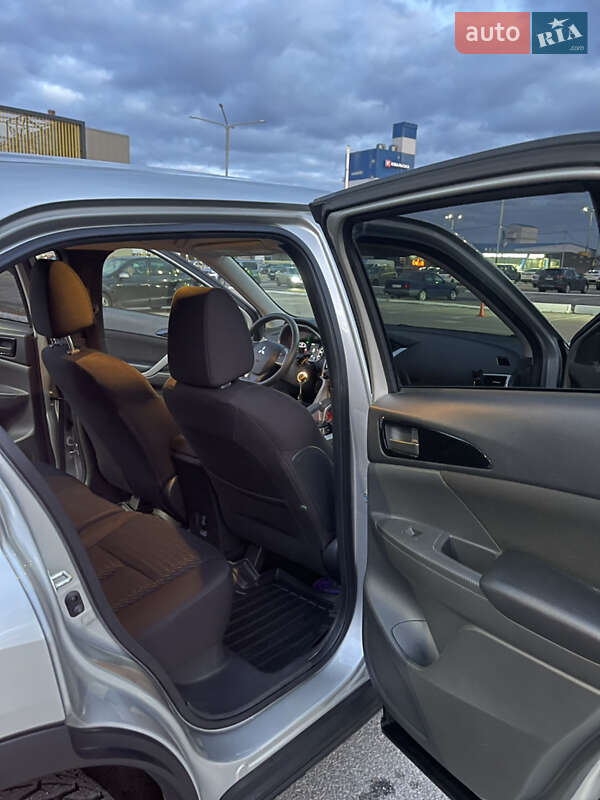 Внедорожник / Кроссовер Mitsubishi Eclipse Cross 2018 в Киеве