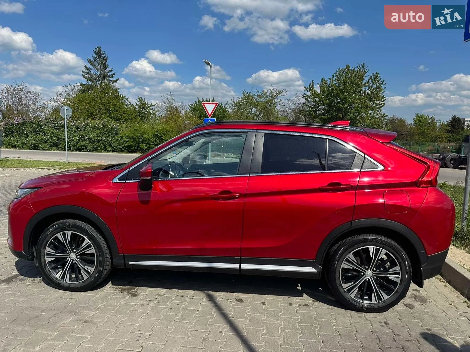 2020 Mitsubishi Eclipse Cross - мініатюра 12