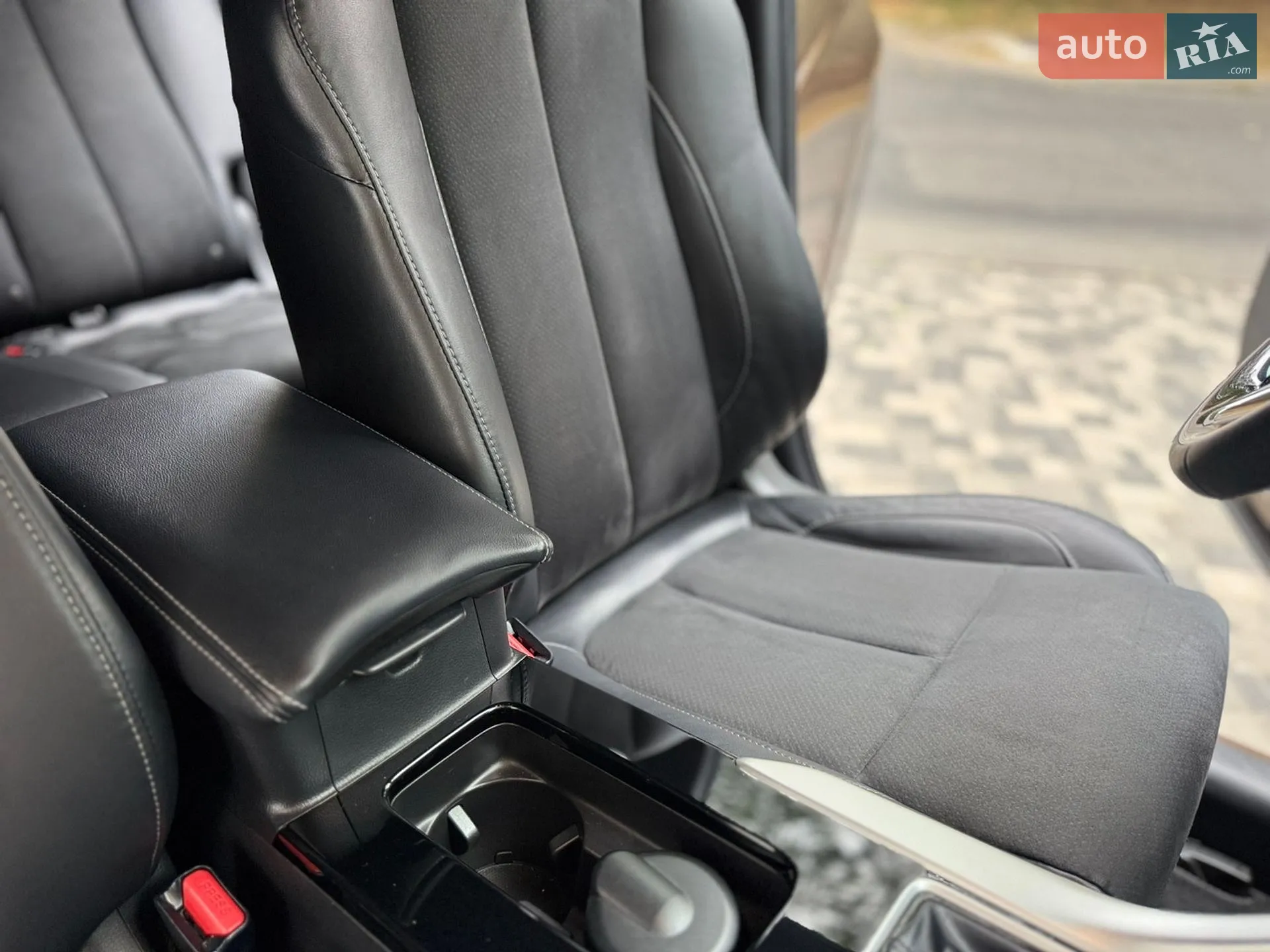 2021 Mitsubishi Eclipse Cross - мініатюра 28
