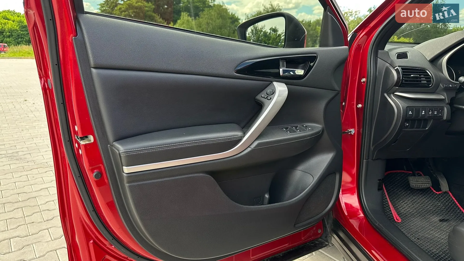 2021 Mitsubishi Eclipse Cross - мініатюра 31