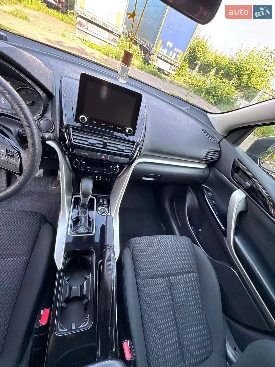 2022 Mitsubishi Eclipse Cross - мініатюра 12