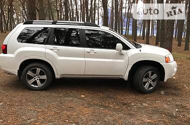 Позашляховик / Кросовер Mitsubishi Endeavor 2011 в 