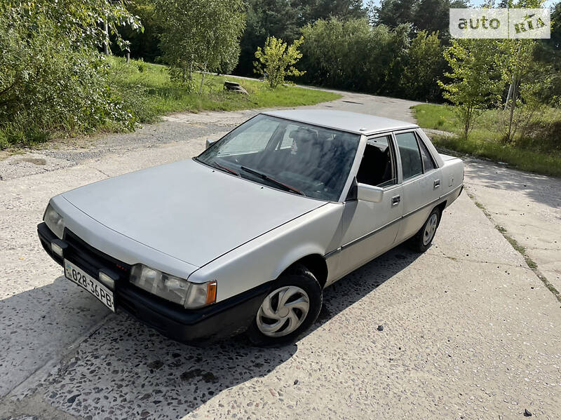 Седан Mitsubishi Galant 1988 в Вараше