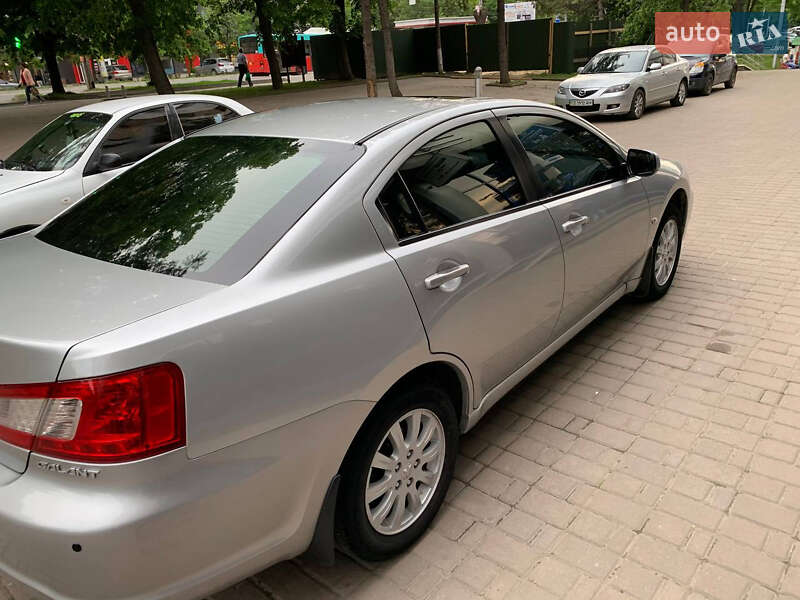 Седан Mitsubishi Galant 2008 в Чернівцях