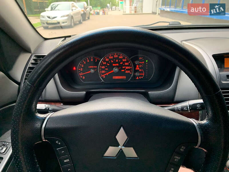 Седан Mitsubishi Galant 2008 в Чернівцях