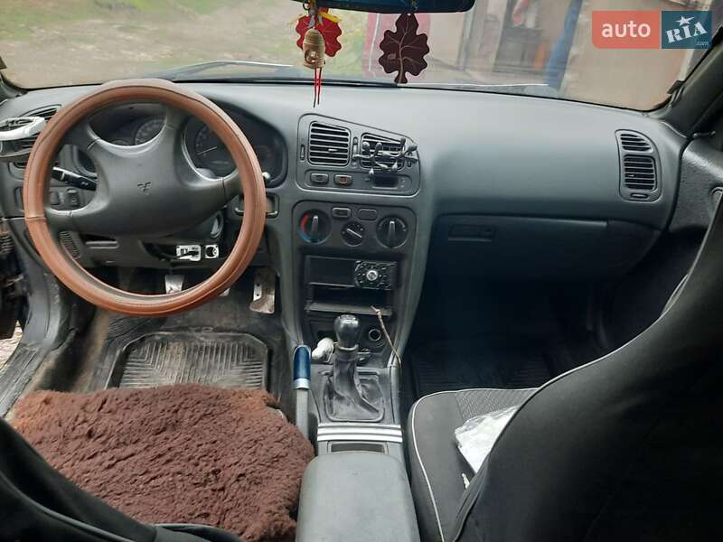 Седан Mitsubishi Galant 1994 в Черновцах