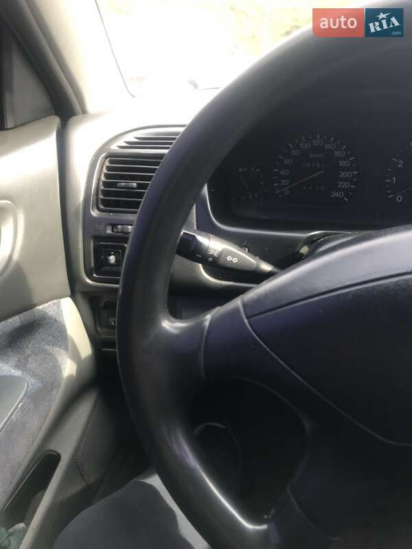 Седан Mitsubishi Galant 1998 в Львове