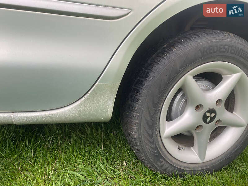 Седан Mitsubishi Galant 1995 в Одесі